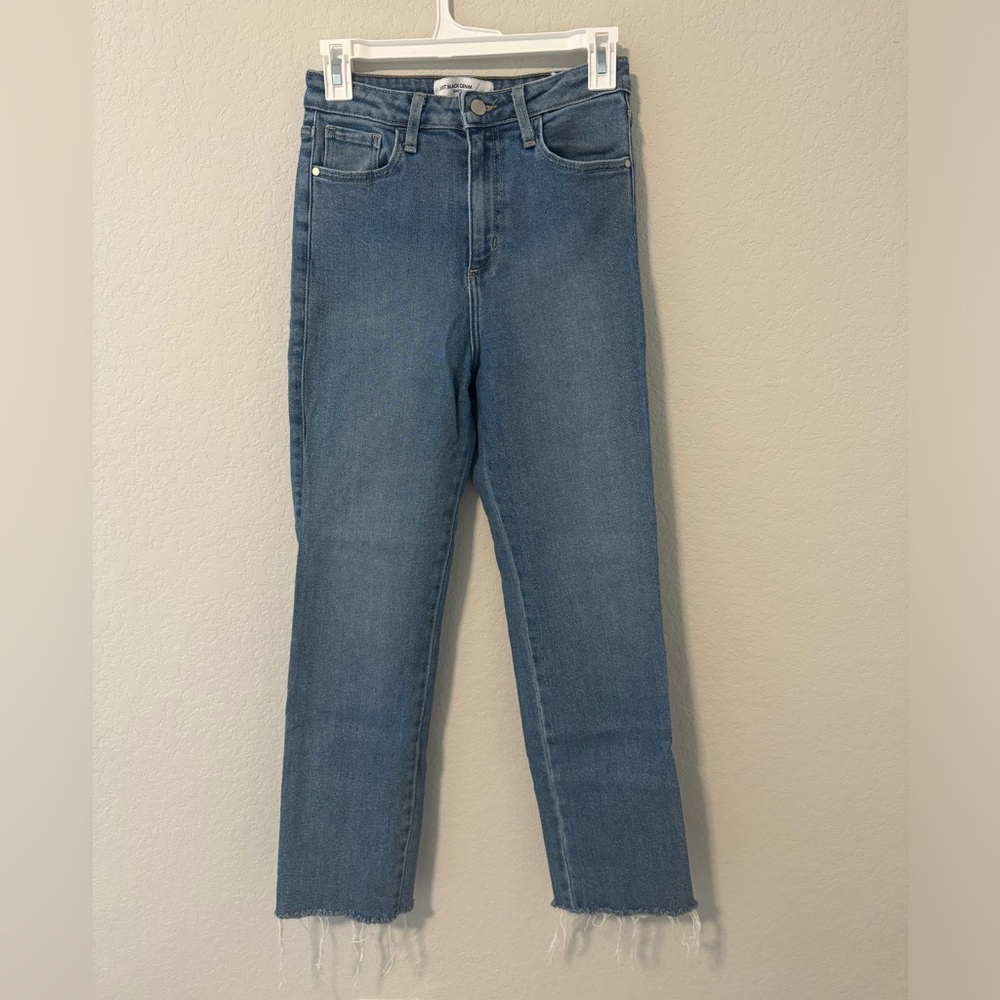 Gently used/like new. Just black denim jeans size 27